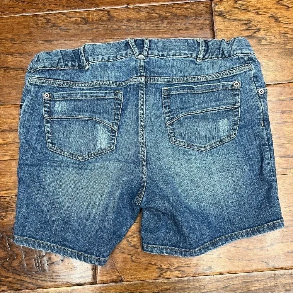 Liz Lange maternity denim‎ shorts